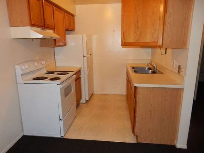 Photo - 5110 Maple St