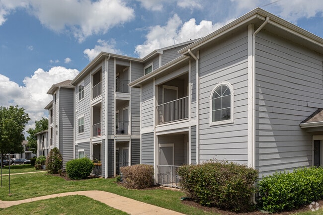 Stoneleigh Centerton Apartments