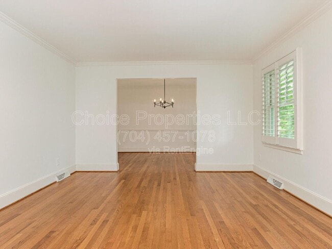 Photo - 421 Blairmore Dr