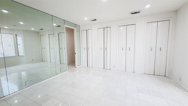 Photo - 4601 Country Club View