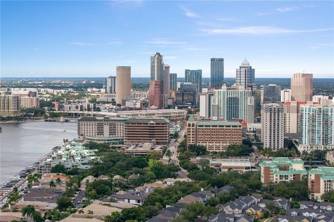 Photo - 1427 Harbour Walk Dr