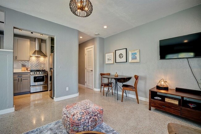 Photo - 1215 NE 17th Ave Unit 3