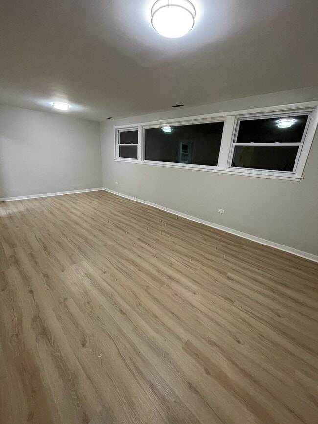 Building Photo - 7202 W Crain St Unit G