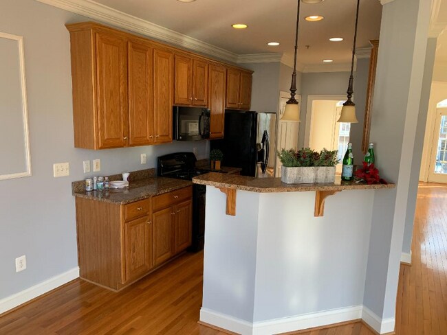 Photo - 602 Battery Terrace NE