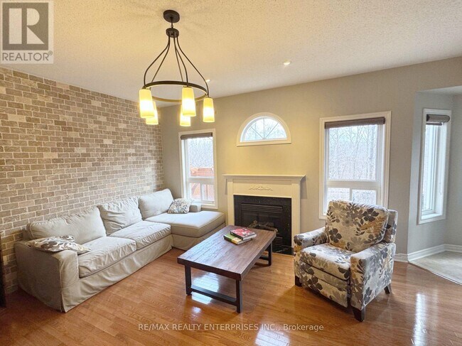 Photo - 2429 Whitehorn Dr