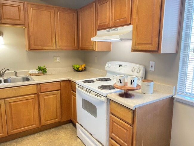 Building Photo - 608-610 19th St Unit 610 B
