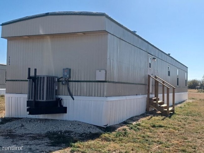 3 br, 3 bath Mobile Home - 5609 Red Hawk Cir - 3 br, 3 bath Mobile Home - 5609 Red Hawk Cir