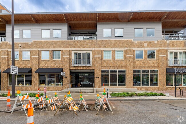 Photo - 1000 Dodge Bldg