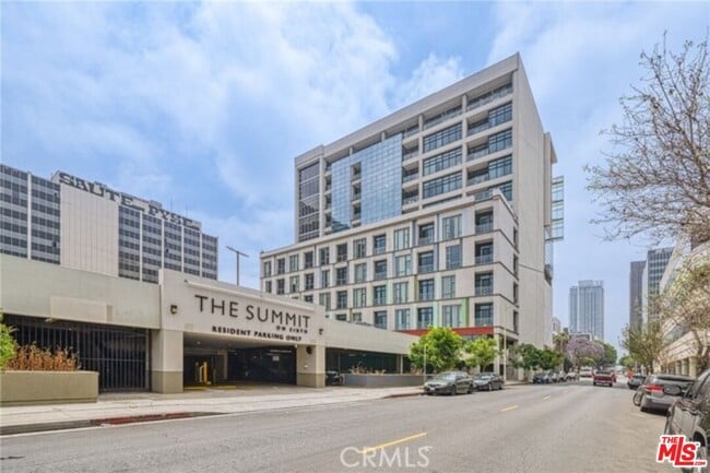 Building Photo - 3223 W 6th St Unit 704 Rental