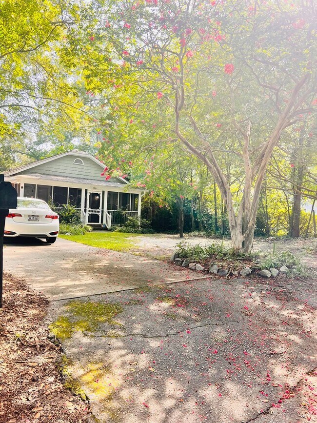 Photo - Charming 3-Bedroom Home in Rosewood – Avai...