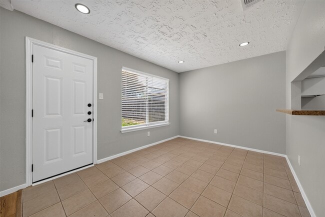 20014 Bishops Gate Ln