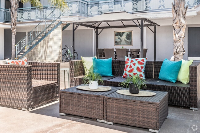 Cabañas - Pacific Place