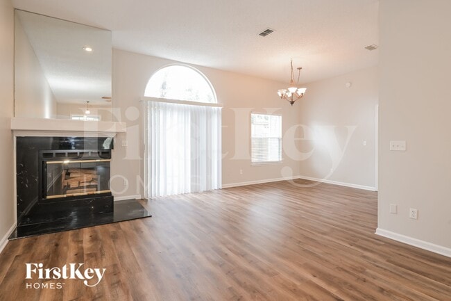 11006 Beckley Pl