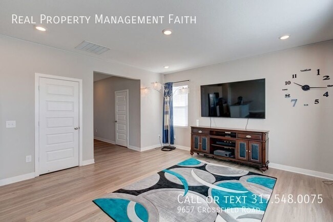 Photo - 9657 Crossfield Rd