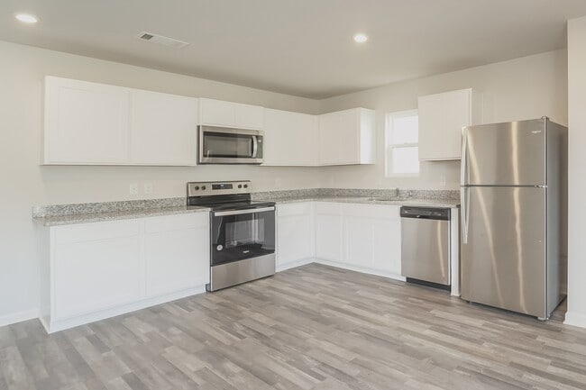 Photo - 671 Farmstead Trail