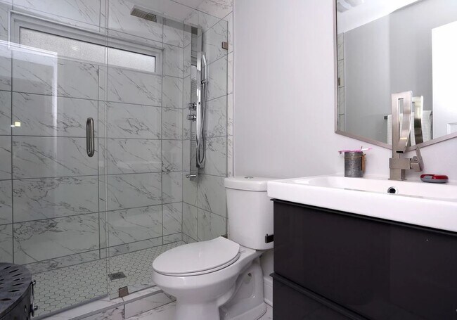 Photo - 1415 Bennett