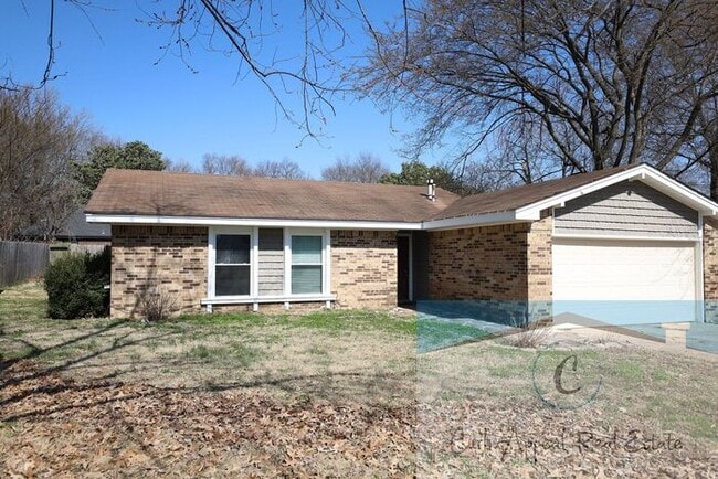 Building Photo - 3 Bedroom 2 Bath Home in Beautiful Neighborhood! A must see!!