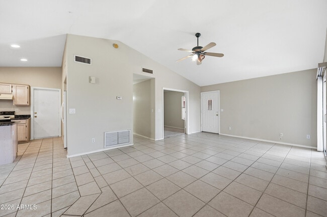 Photo - 1025 W Jeanine Dr