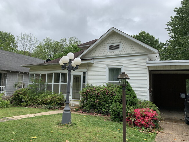 Charming 3 Bed, 2 Bath Jonesboro Rental with 1860 Sq Ft - Don't Miss Out!