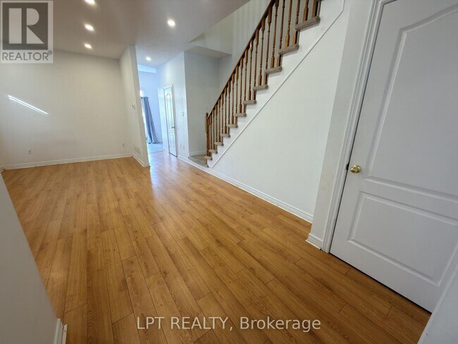 Photo - 38 Silent Pond Crescent