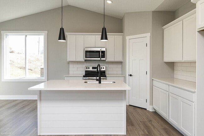 Photo - 3 br, 2.5 bath House - 529 Meadows Ct