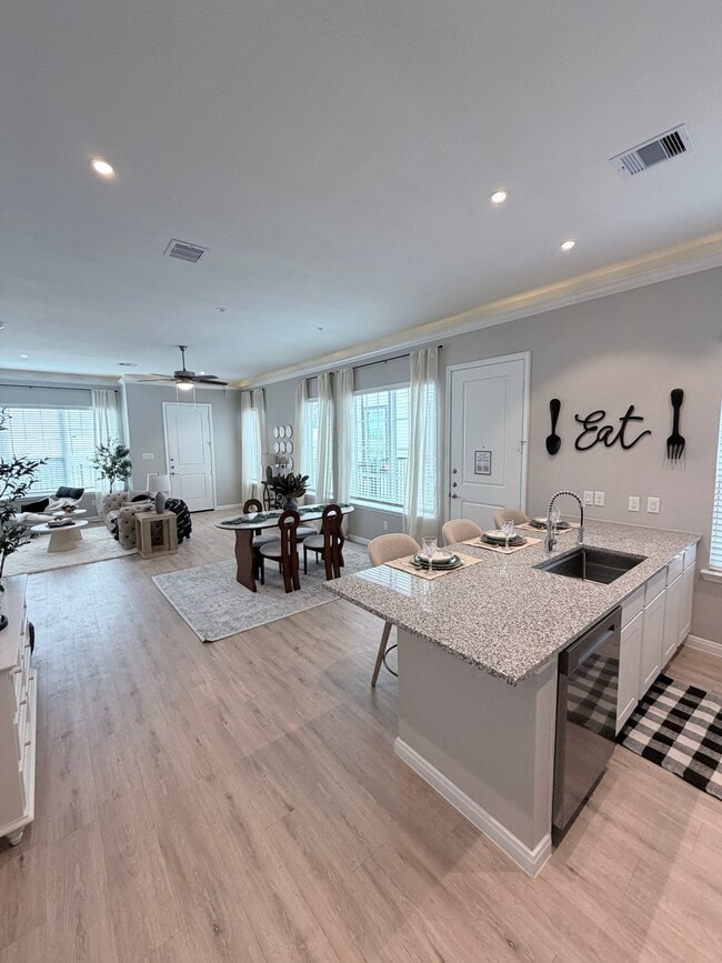 Photo - 907 Beebrush Ln
