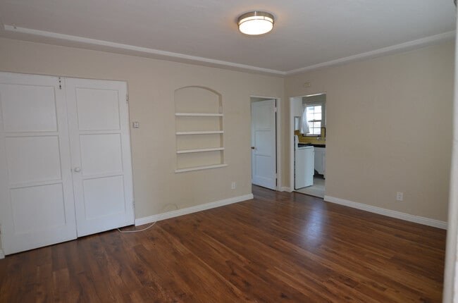 Photo - 1.Bd/1 Ba in a duplex, in the heart of Cor...