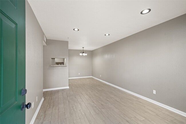 Photo - 8100 Creekbend Dr