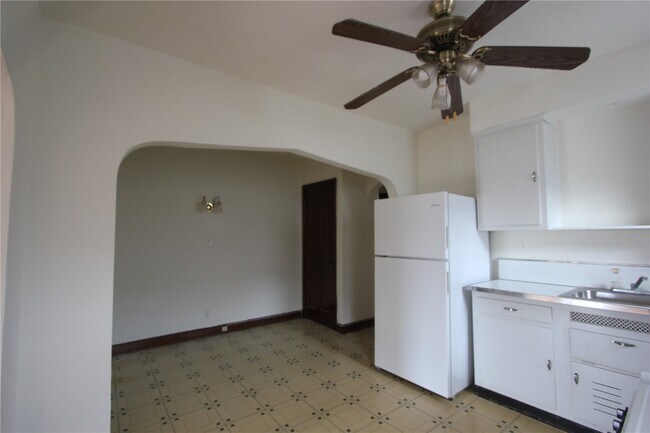 Photo - 5021 Oleatha Ave Unit 2nd fl