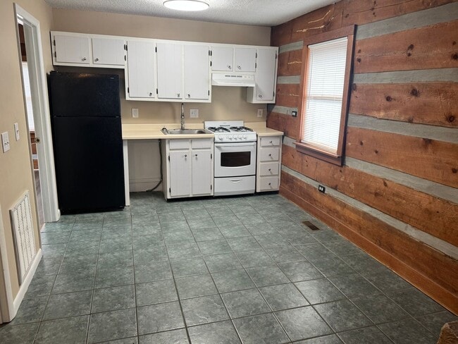 Photo - 2 Bedroom 2 Bathroom Home in Johnson City, TN