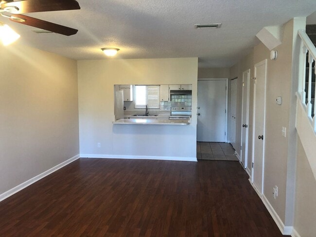 Photo - 2 Bed 1.5 Bath Condo Located in Jacksonville Beach - Fenced in Yard!