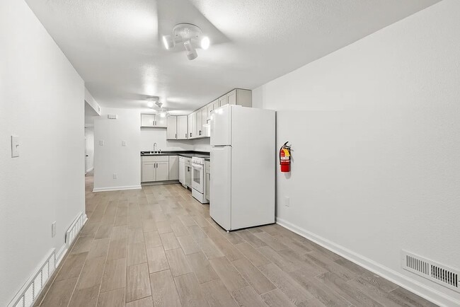 Photo - 8009 University Ave Unidad 8011