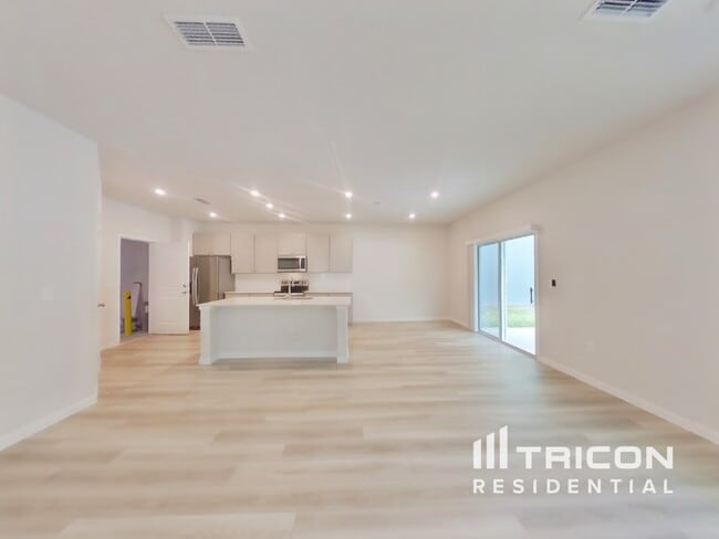 Photo - 14918 Macadamia Ln