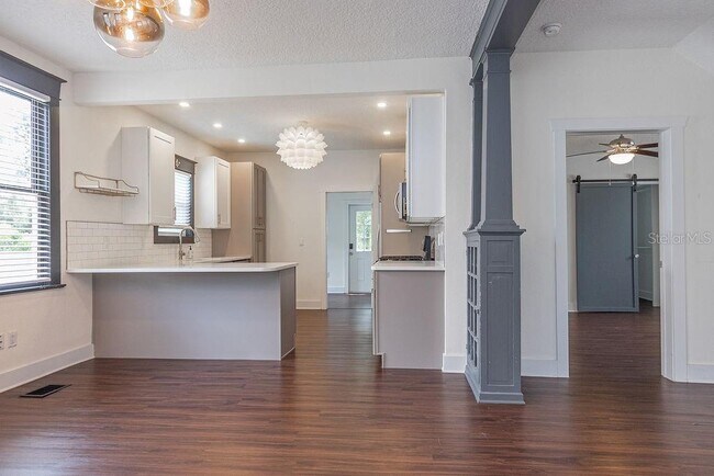 Photo - 210 Luella Ct