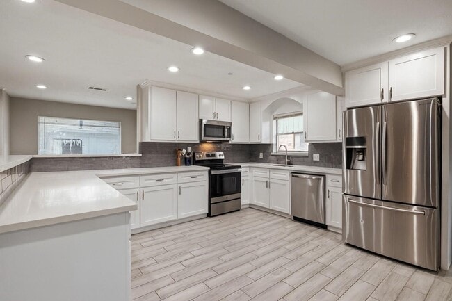 Photo - 5539 Rutherglenn Dr