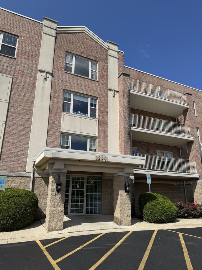 Building Photo - 1200 S Prospect Ave Unit 303 Rental