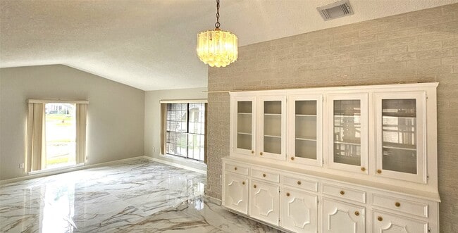 Building Photo - 1602 Luella Ave Rental