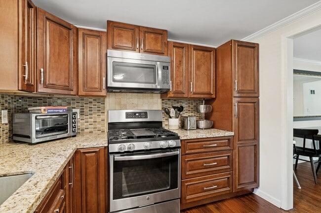 Photo - 7329 Ash St