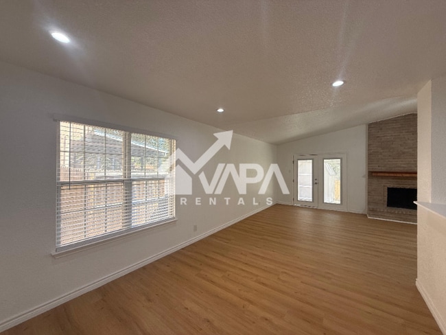 Photo - 5618 Wood Walk St