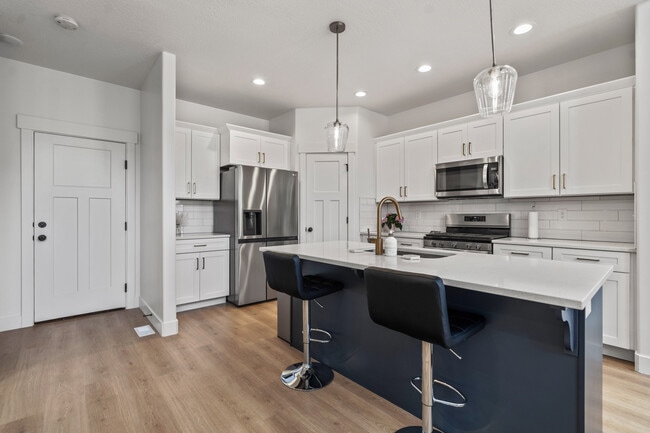 Photo - 1995 N 3930 W