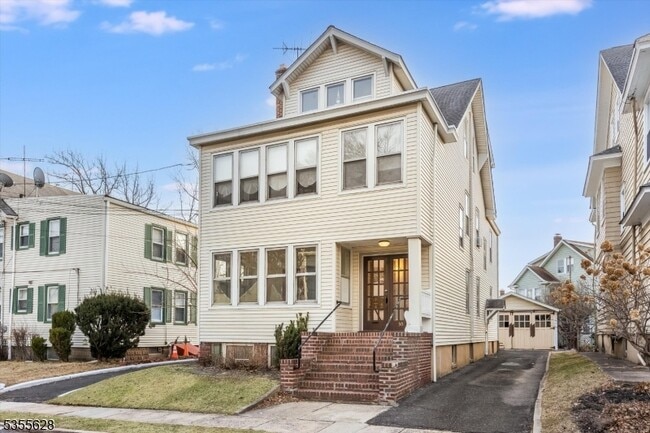 Building Photo - 30 Boyden Pkwy Unit 3