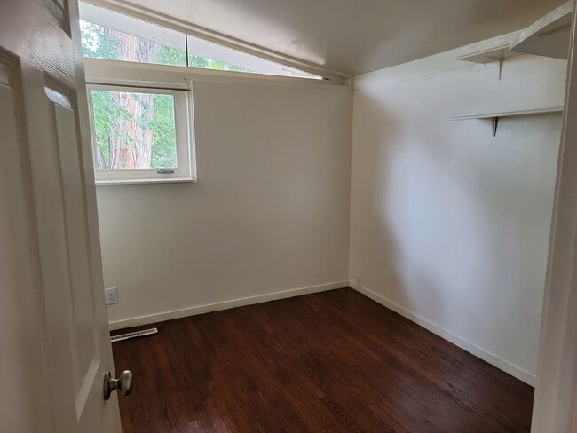 Photo - 3 bd | 1 ba | 1,037 sqft