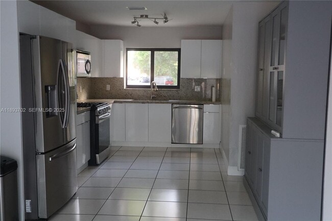 Building Photo - 7901 Northwest 33rd Street