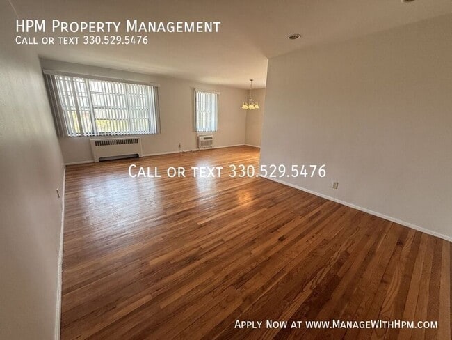 Photo - 3270 Warrensville Center Rd Unit F-306