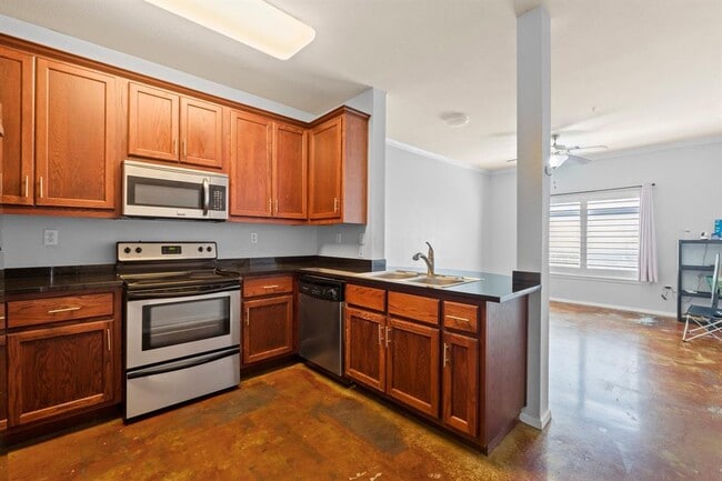 Photo - 910 W 25th St Unit 209