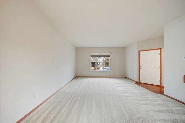 Photo - 3 bedroom 2.5 baths - Easy JBLM commute! - North Thurtson School District.