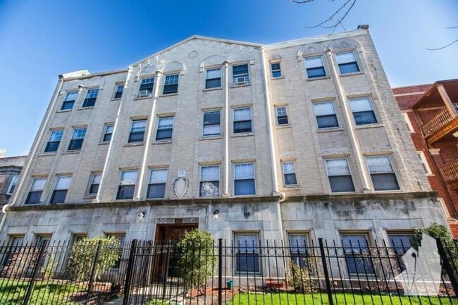 Building Photo - 0 bedroom in Chicago IL 60613 Unit 405 Rental