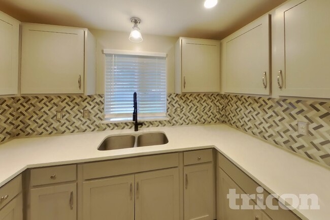 2922 186th Pl NE