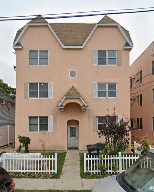 Building Photo - 224 Franklin Pl Unit 4