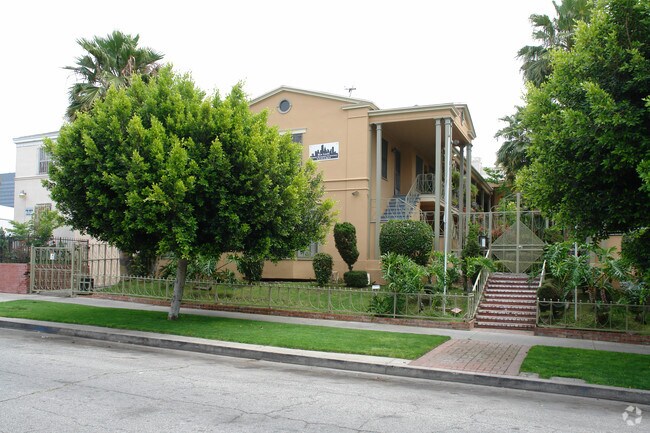 Photo - 820-830 1/2 S. Serrano Ave